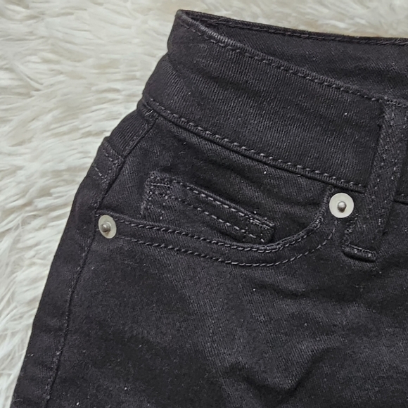 NWT No Boundaries Juniors Black Jeans Size 1 High Rise Mom Jean - Picture 4 of 10